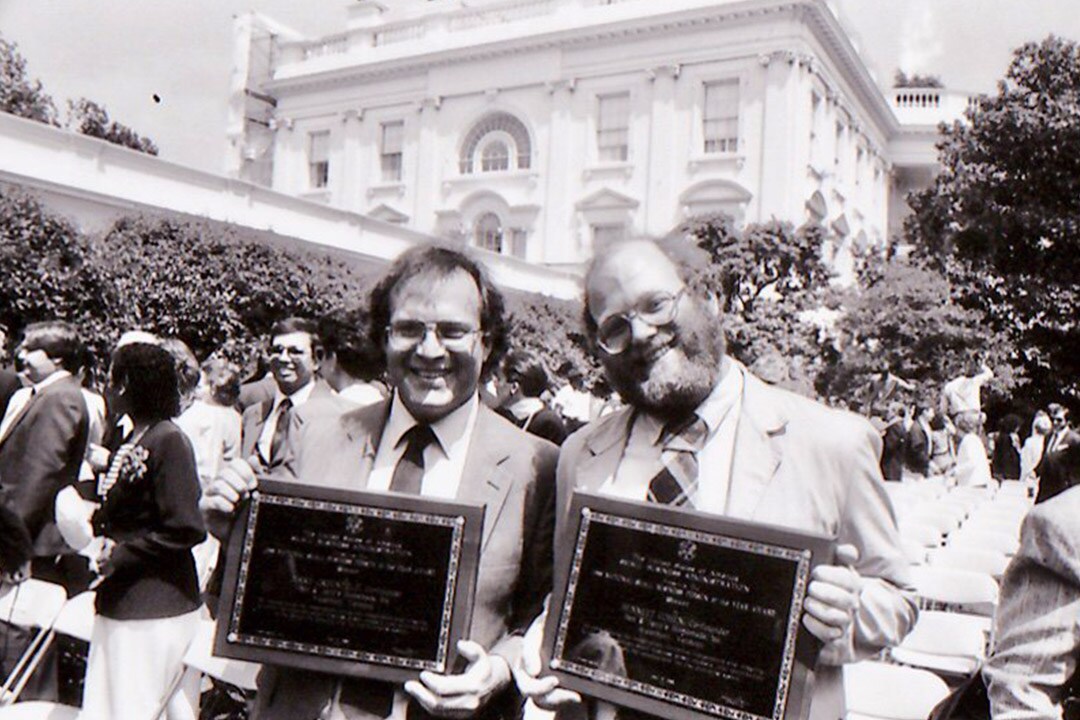 Ben en Jerry houden hun onderscheidingen vast