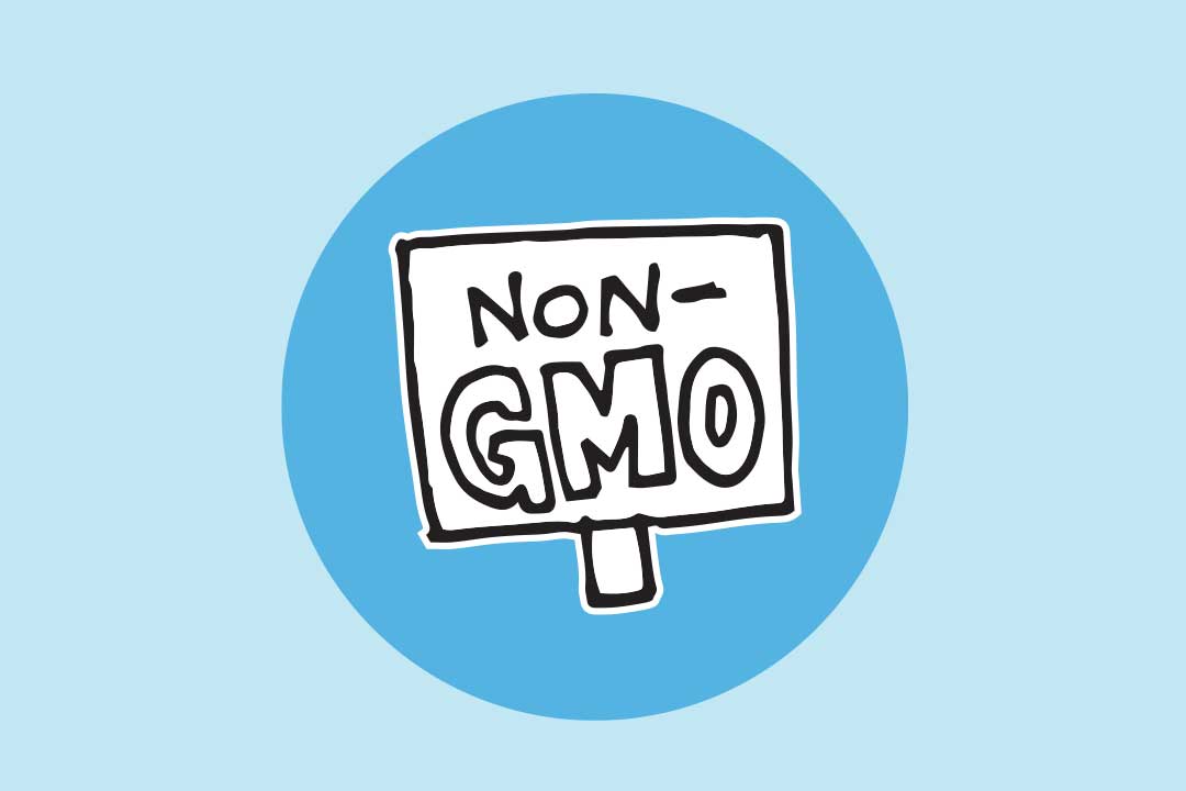 Een bord met daarop ‘no GMO’